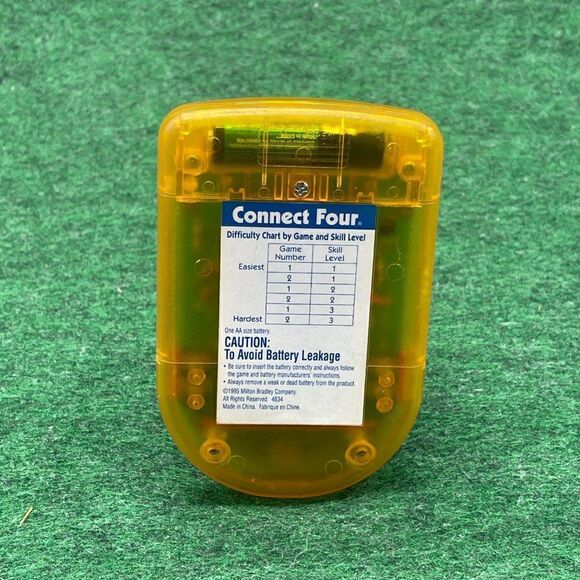 Vintage Connect Four Electronic Hand-held Video Game 1995 Works - Picture 2 of 3